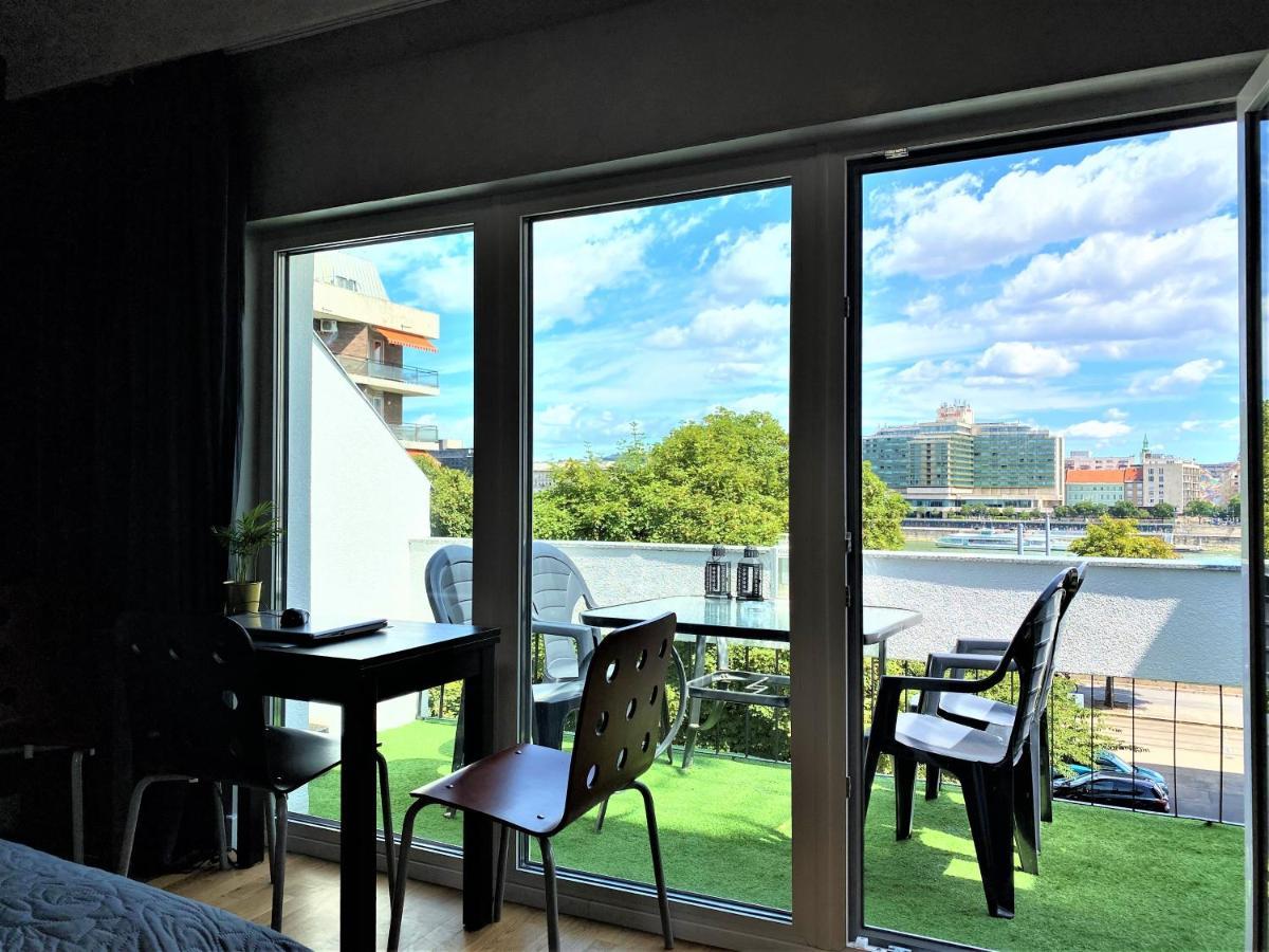 Danube View Artapartment With Balcony Budapest Exterior photo